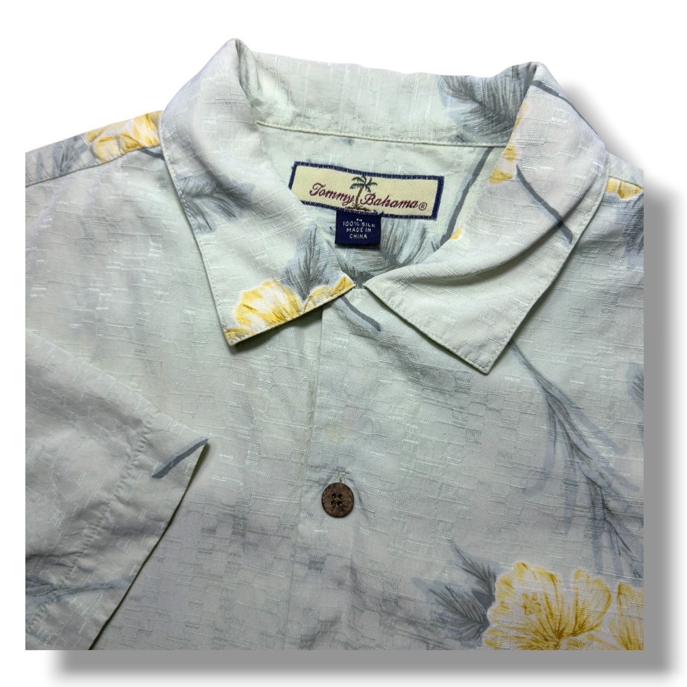Tommy Bahama Medium Hawaiian Camp Vacation Beach Silk Floral Resort‎ Shirt READ